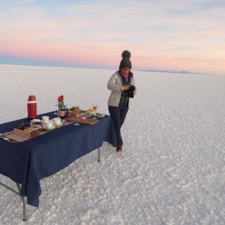 Uyuni: Uyuni Salt Flats with Sunset and Wine Tasting