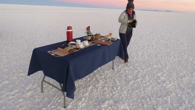 uyuni uyuni salt flats with sunset and wine tasting