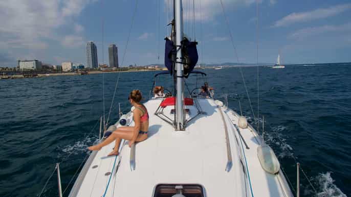 barcelona 2hour shared sailing boat tour