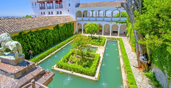 Von Sevilla aus: Private Granada Tagestour mit Alhambra-Besuch