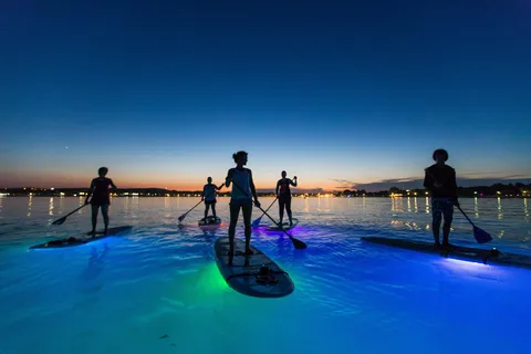 Pula : Visite nocturne en Stand-Up Paddle Board à diodes électroluminescentes (LED)