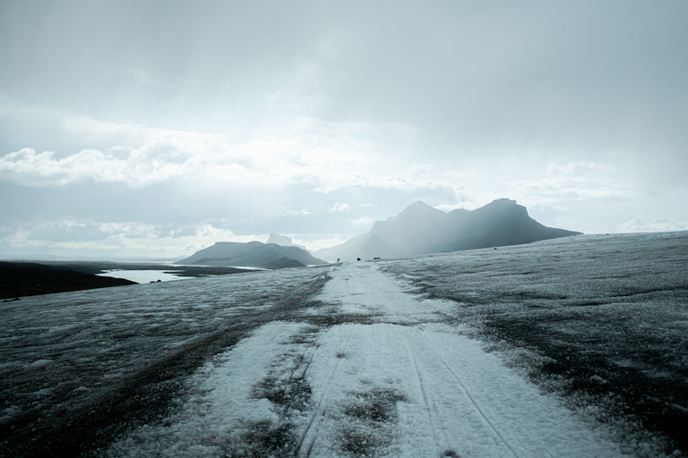 Da Gullfoss: Grotta di ghiaccio di Langjökull e tour in motoslitta