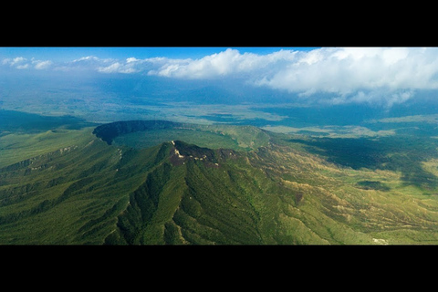 Nairobi: randonnée d'une journée au mont Longonot avec excursion en bateau