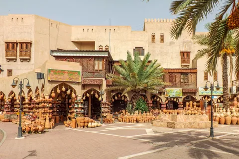 Full-Day Tour in Oman: Enchanting Forts of Nizwa and Jabreen
