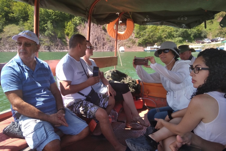 Visite de la réserve naturelle d'Uvac avec promenade en bateau et randonnée jusqu'à un miradorOption partagée