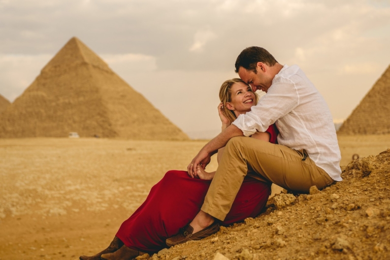 Cairo: Private Photo Session with a Local Photographer Gold Package (100 min, 60 photos)
