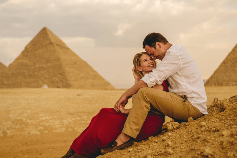 Cairo: Private Photo Session with a Local Photographer Gold Package (100 min, 60 photos)