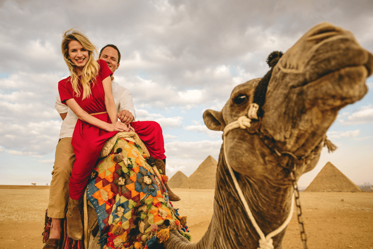 Cairo: Private Photo Session with a Local Photographer Gold Package (100 min, 60 photos)