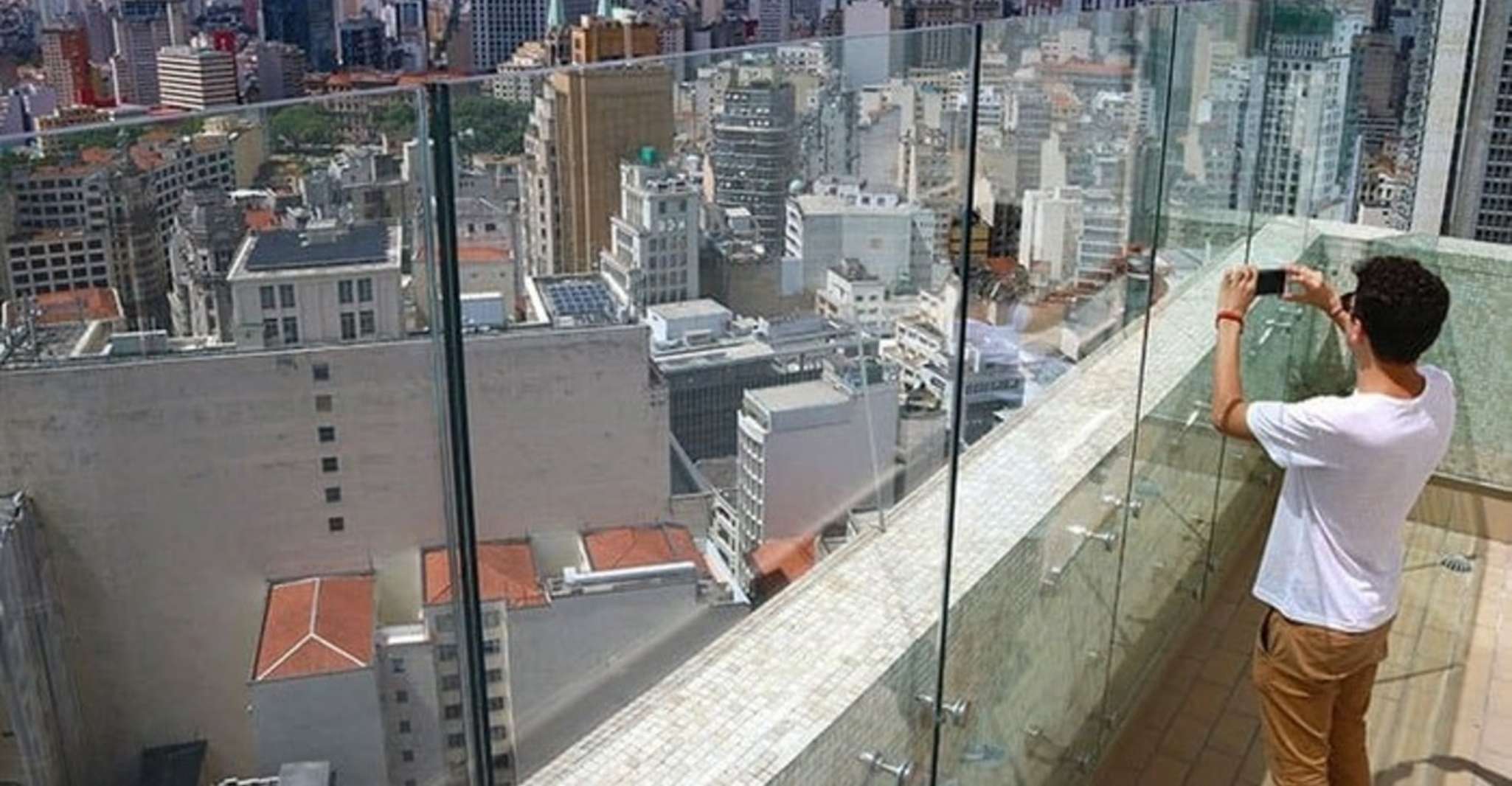 São Paulo: Downtown Walking Tour with Farol Santander Entry