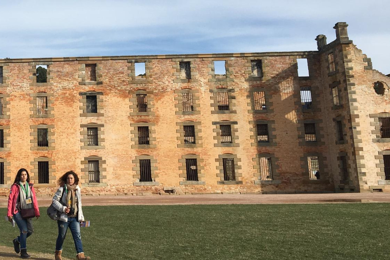 Hobart: Port Arthur, Lavender Farm, Richmond & Tasman NP