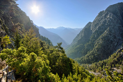 Ab Agia Pelagia, Iraklio & Malia: Samaria-Schlucht-TagestourAbholung in Iraklio und Ammoudara