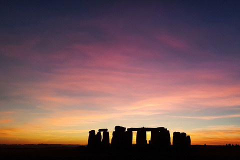 Z Londynu: Prywatna wycieczka z przewodnikiem po Stonehenge i BathWycieczka w języku angielskim z lunchem w cenie