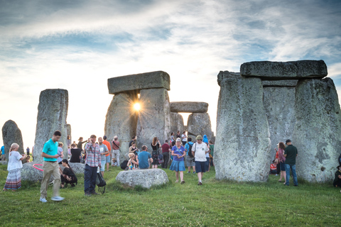 Z Londynu: Prywatna wycieczka z przewodnikiem po Stonehenge i BathWycieczka w języku angielskim z lunchem w cenie