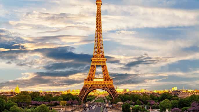 paris eiffel tower tour in spanish seine cruise