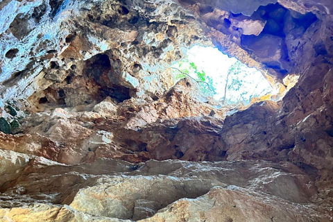 From Albir, Benidorm & Calpe: Jalon & Caves of Skulls Tour From Calpe with Meeting Point at Suitopia