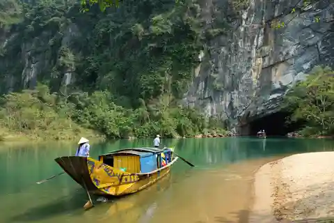From Phong Nha/Dong Hoi: Paradise and Phong Nha Cave Tour