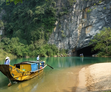 Fra Phong Nha/Dong Hoi: Paradis- og Phong Nha-grottetur
