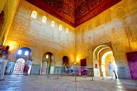 Z Costa del Sol lub Malagi: Grenada i AlhambraOdbiór w Torremolinos Los Alamos z Nasrid Palaces