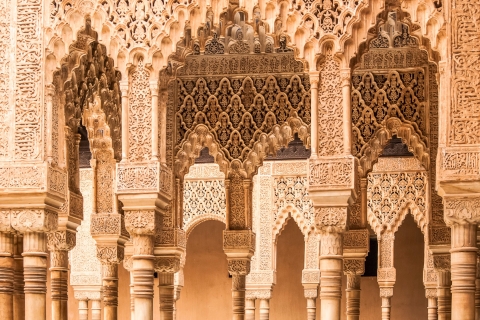 Ab Costa del Sol oder Malaga: Granada und Alhambra TourAbholung von Málaga-Stadt & Alhambra Essential Ticket