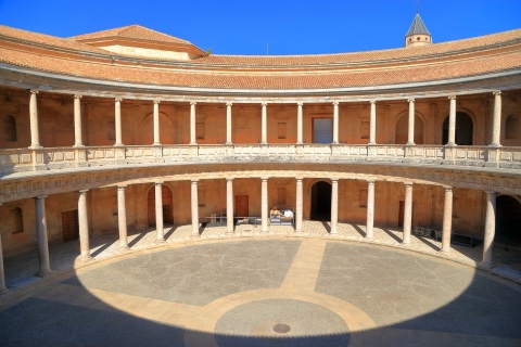 Desde la Costa del Sol o Málaga: tour Granada y la AlhambraRecogida en Torremolinos Los Álamos con Palacios Nazaríes