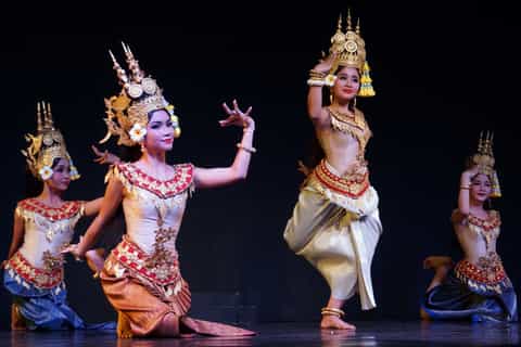 phnom penh dinner and traditional cambodian dance show