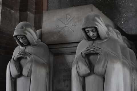 Monumental Cemetery of Milan Guided Tour