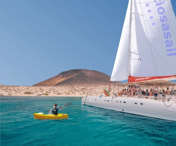 From Lanzarote: Sailing Day Trip Around La Graciosa