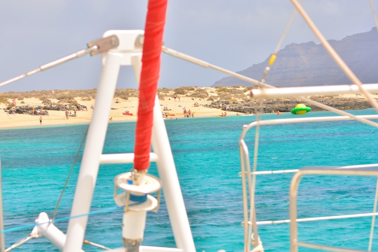Desde Lanzarote: tour de un día en velero por La Graciosa