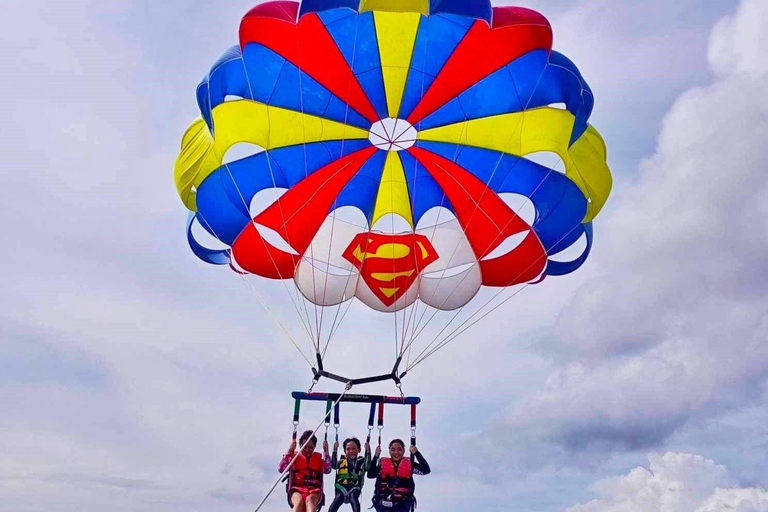 Coron Palawan: Vattensporter Parasailing med hotelltransferCoron Palawan: Vattensporter Parasailing-Solo med hotellöverföring