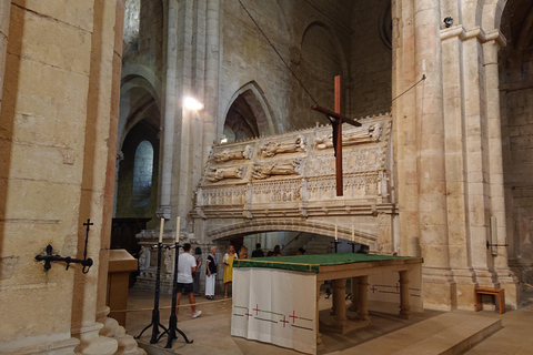 Från Salou: Rundtur i klostret Poblet med upphämtning från hotelletFrån Salou: Rundtur till klostret Poblet med upphämtning från hotellet