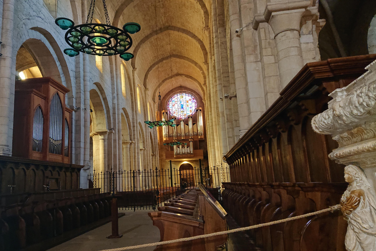 Från Salou: Rundtur i klostret Poblet med upphämtning från hotelletFrån Salou: Rundtur till klostret Poblet med upphämtning från hotellet