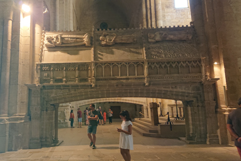 Från Salou: Rundtur i klostret Poblet med upphämtning från hotelletFrån Salou: Rundtur till klostret Poblet med upphämtning från hotellet