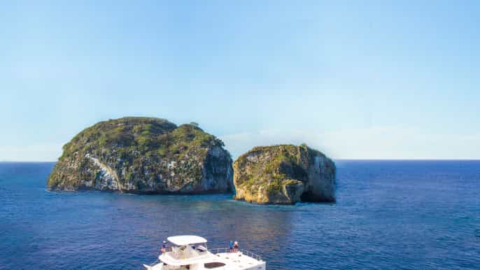 from puerto vallarta luxury yacht snorkeling tour