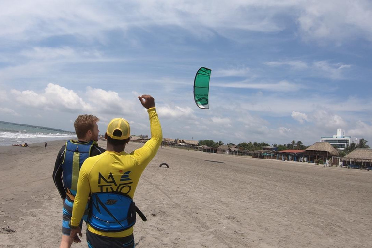 Cartagena: Private Kitesurfing Classes 1-hour Private Kitesurfing Class