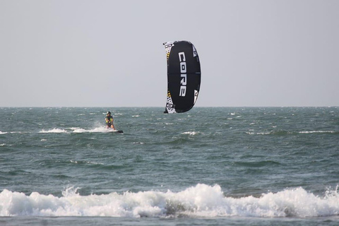Cartagena: Private Kitesurfing Classes 1-hour Private Kitesurfing Class