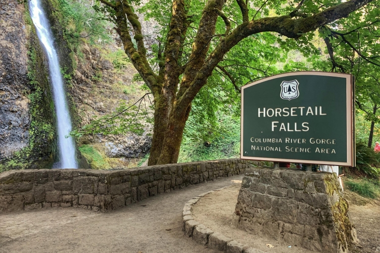 Van Portland: wijn- en watervallen-dagtourPrivérondleiding