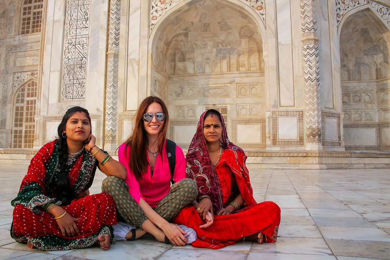 Taj Mahal: visite de groupe partagée avec transfert de New DelhiOption de point de rencontre