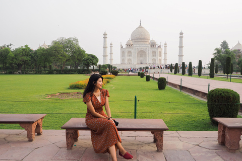 Från New Delhi: Heldagsutflykt till Taj Mahal i liten gruppRundtur med upphämtning och avlämning vid hotell