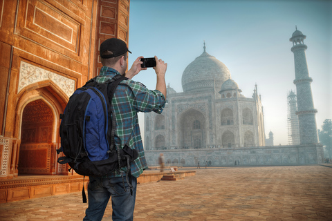 Taj Mahal: visite de groupe partagée avec transfert de New DelhiPrise en charge et retour à l'hôtel