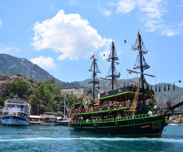 Marmaris: Pirate Cruise, Lunch, Soft Drinks, and Foam Party