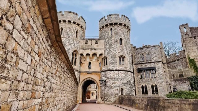 From London: Stonehenge &amp; Windsor Castle Tour with Entrance
