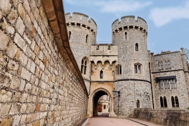 Depuis Londres : visite de Stonehenge et du château de Windsor avec entrée