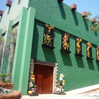 From San Salvador: Pablo Tesak Museum Tour and Cihuatán