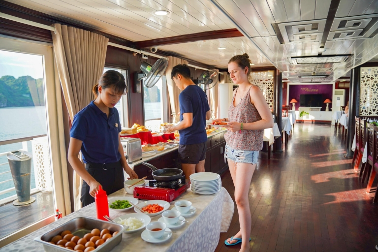 Ab Hanoi: 4-Sterne Halong Bay Paloma Cruise 2D1N TripDeluxe Doppel-/ Zweibettkabine mit Meerblick inkl. Abholung
