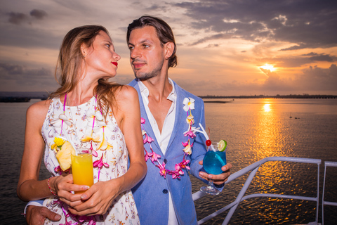 Benoa Bali: Sunset Dinner Cruise with Show and Live Music Cruise with Bali Transfers