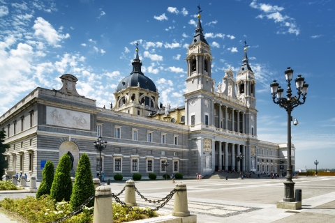 Tour privado a pie de lo más destacado de Madrid