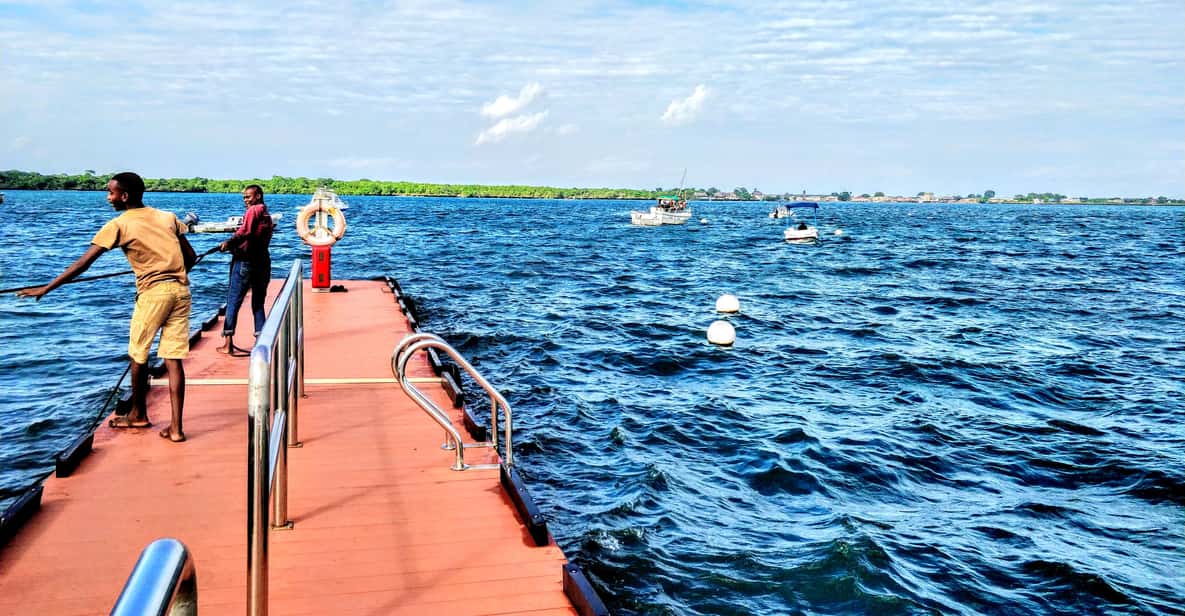 Dhow Sailing Tour of Kisite Marine Park & Wasini Island