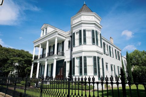 New Orleans: tour a piedi di 2 ore delle case dei ricchi e famosi