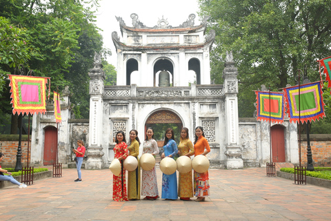 Hanoi: Traditional Ao Dai Dress and Non La Hat Rental Standard Option