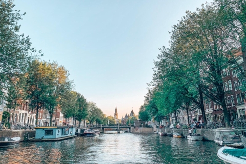Amsterdam: romantische grachtenrondvaart met bubbelsMiniprivétour voor geliefden